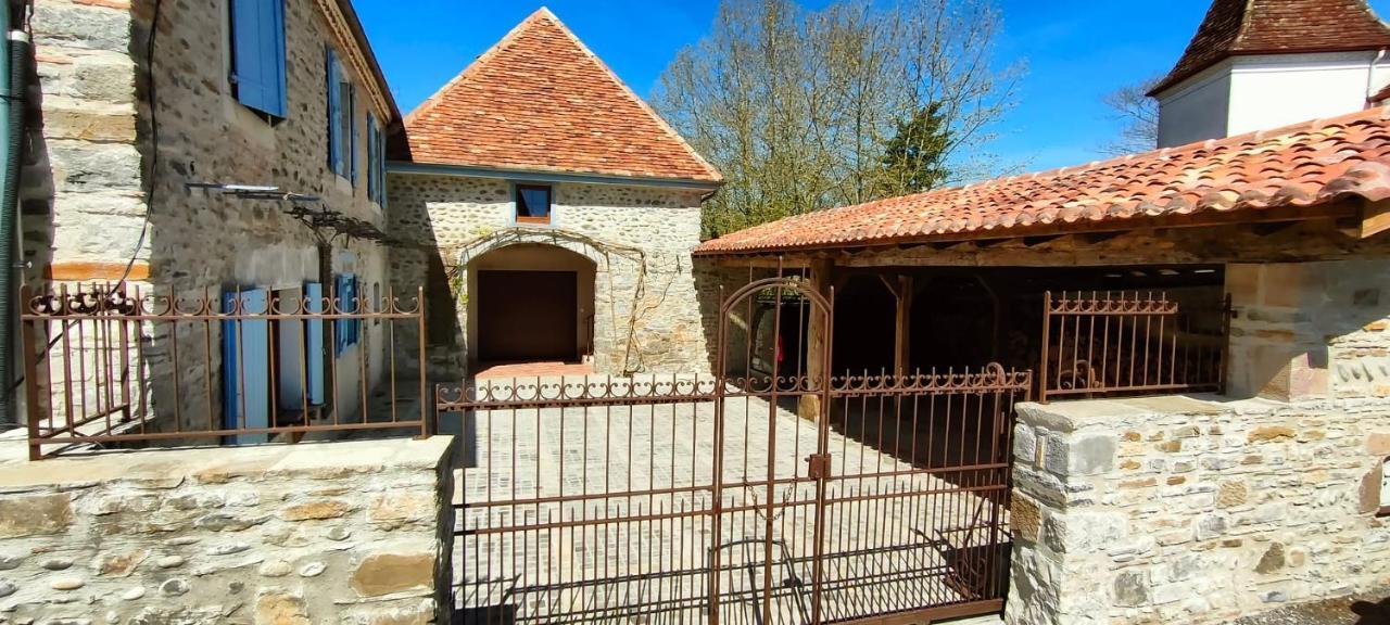 Entre Galets Apartment Sauveterre-de-Bearn Bagian luar foto