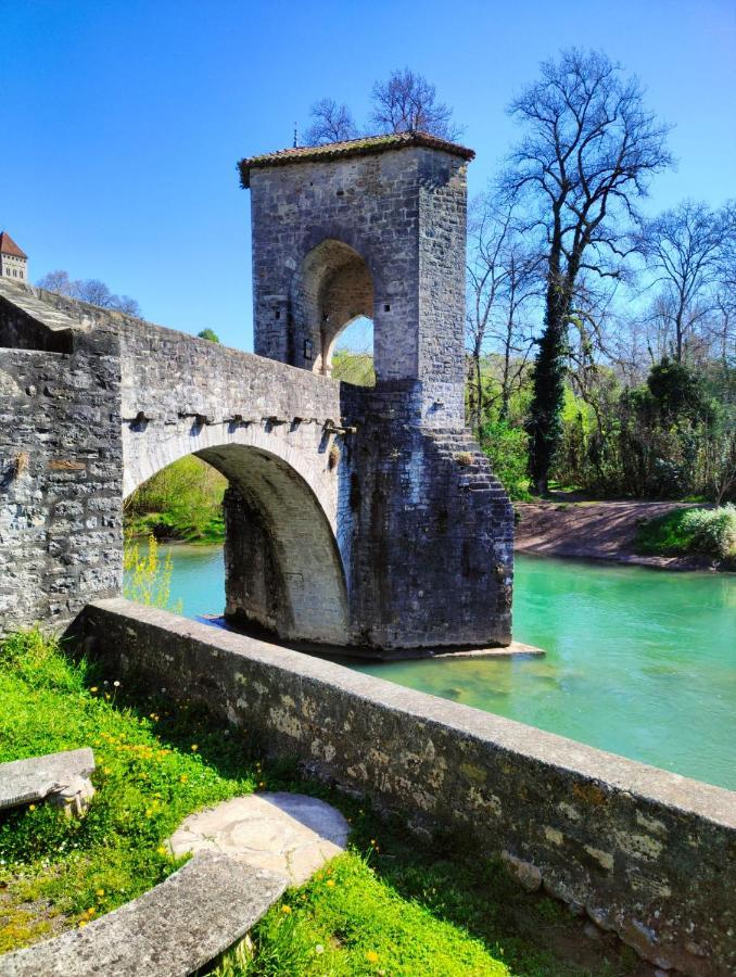 Entre Galets Apartment Sauveterre-de-Bearn Bagian luar foto